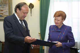 UNGERS.JPG (28637 bytes)