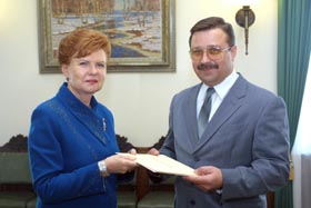 SARKANS1.JPG (20057 bytes)