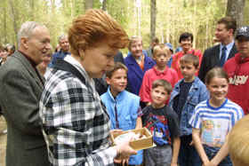 VIKE8.JPG (44139 bytes)