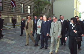 PORT07.JPG (22032 bytes)