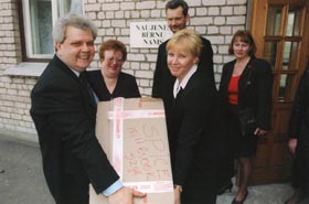 TIKS05.JPG (16509 bytes)