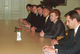 PORT09MK.JPG (16711 bytes)