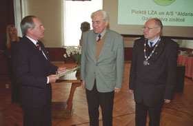 ALDARIS09.JPG (16076 bytes)