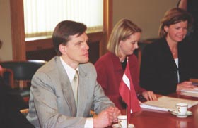 P4.JPG (18710 bytes)