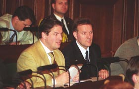 S02.JPG (19997 bytes)