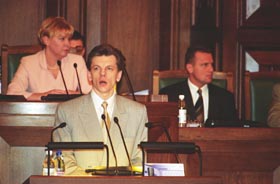 S05.JPG (20110 bytes)