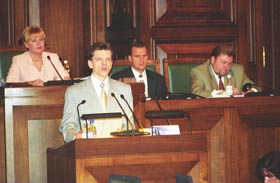 S13.JPG (20899 bytes)