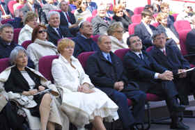 VIKE3.JPG (92391 bytes)