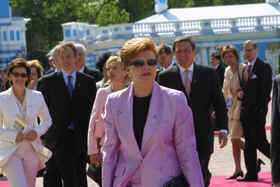 VIKE4.JPG (81382 bytes)