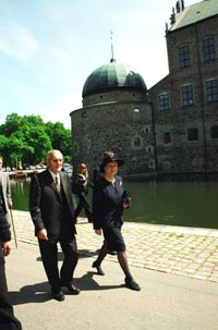 53410029.JPG (22804 bytes)