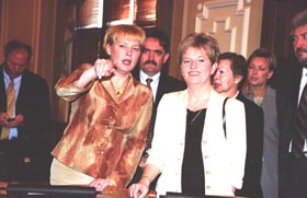 U1.JPG (22590 bytes)