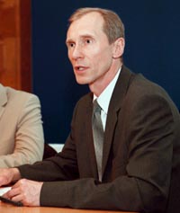 AKSENOKS.JPG (16572 bytes)