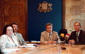 TM.JPG (20859 bytes)