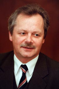 UPMACIS.JPG (16850 bytes)