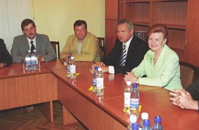 P05.JPG (21108 bytes)