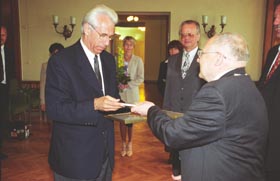 ZA4.JPG (18773 bytes)