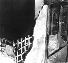 FR2.JPG (15816 bytes)