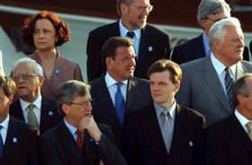 ES1.JPG (61081 bytes)