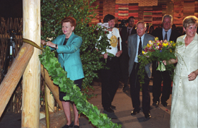 KIP03.JPG (75488 bytes)