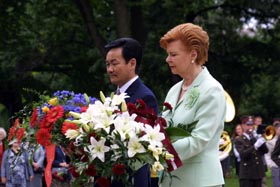 MONG02.JPG (25955 bytes)