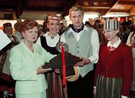 T3.JPG (24971 bytes)