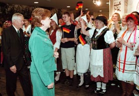 M2.JPG (27806 bytes)