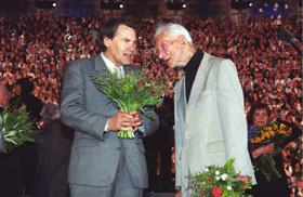 DZ02.JPG (25995 bytes)