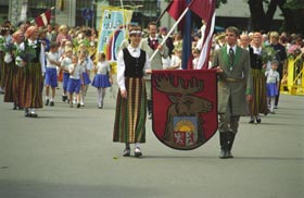 G03.JPG (19312 bytes)