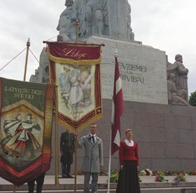 G06.JPG (21520 bytes)