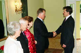 PR1.JPG (34660 bytes)