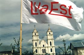 BI3.JPG (21515 bytes)