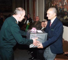 BIRZE1.JPG (23305 bytes)