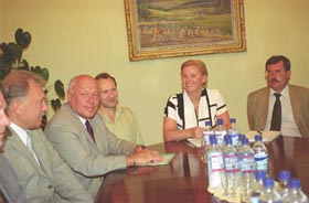 U2.JPG (20550 bytes)