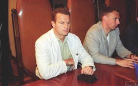 F4.JPG (14147 bytes)