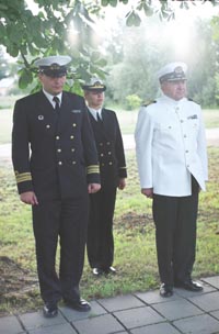 J1.JPG (23590 bytes)