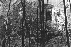 05.JPG (28959 bytes)