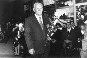 OZOLS1.JPG (16616 bytes)