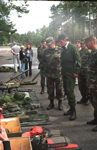 RR02.JPG (24048 bytes)