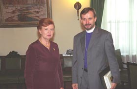 A01.JPG (16270 bytes)