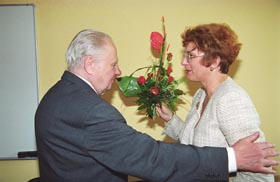 TR04.JPG (14655 bytes)