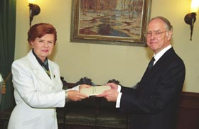 LL1.JPG (18286 bytes)