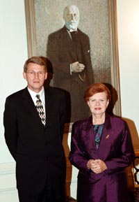 VIKE.JPG (19849 bytes)