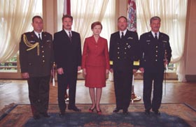 G06.JPG (21306 bytes)