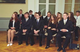 ST1.JPG (22249 bytes)