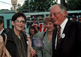 FERHOIGENS02.JPG (23941 bytes)