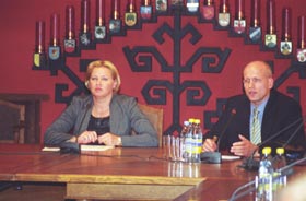 U3.JPG (22857 bytes)