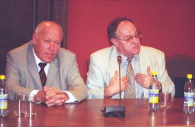 U5.JPG (19558 bytes)