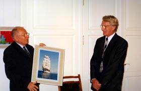 ARNIS2.JPG (17200 bytes)