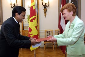 SRILANKA2.JPG (21306 bytes)