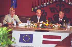 EP3.JPG (22710 bytes)